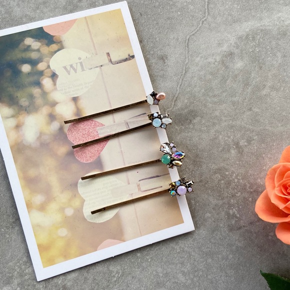 Vintage pink and green embellished hair pins - Picture 5 of 8